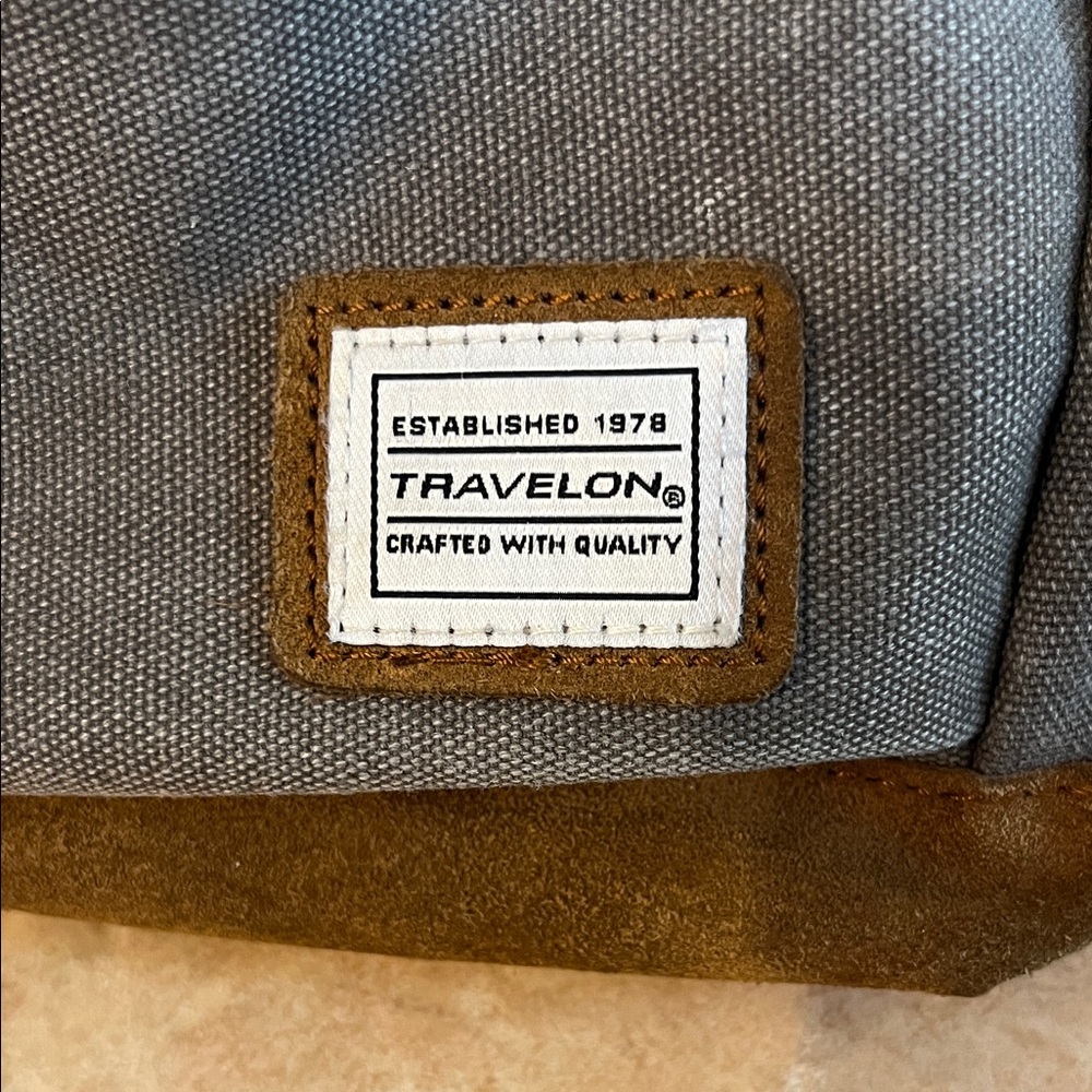 Travelon Anti-theft heritage backpack - Picture 4 of 5